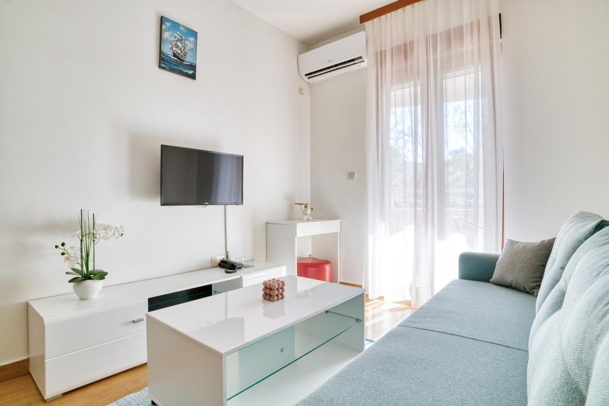 Garni Hotel Milica ヘルツェグ・ノヴィ エクステリア 写真