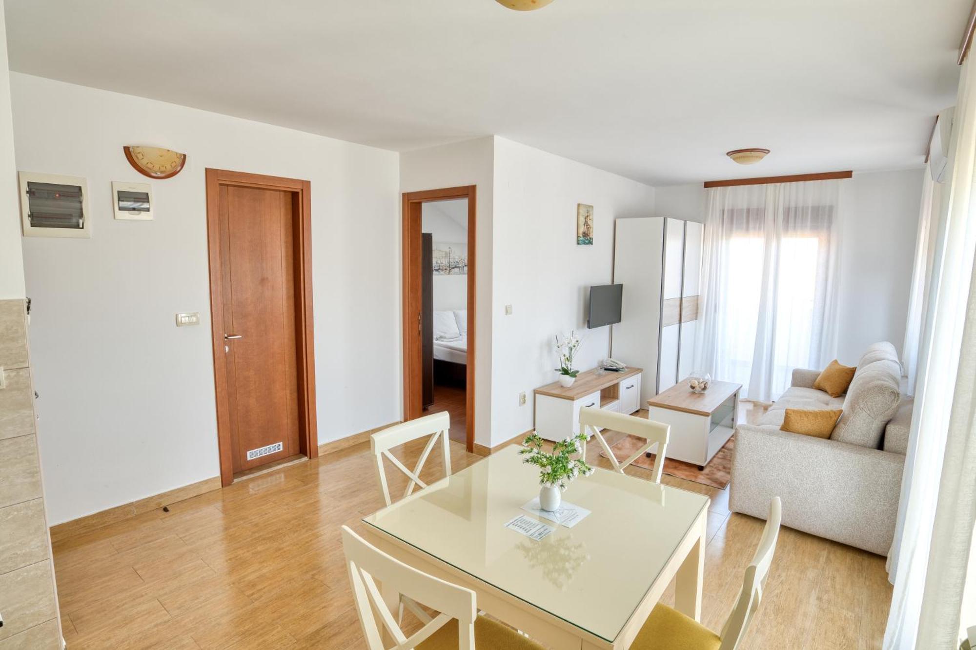 Garni Hotel Milica ヘルツェグ・ノヴィ エクステリア 写真