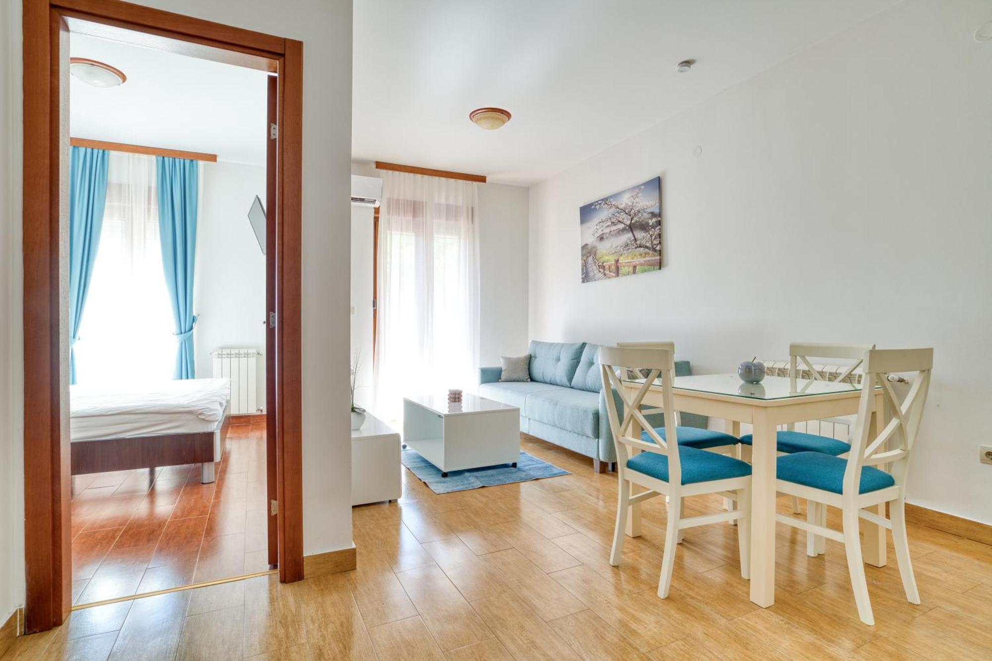 Garni Hotel Milica ヘルツェグ・ノヴィ エクステリア 写真